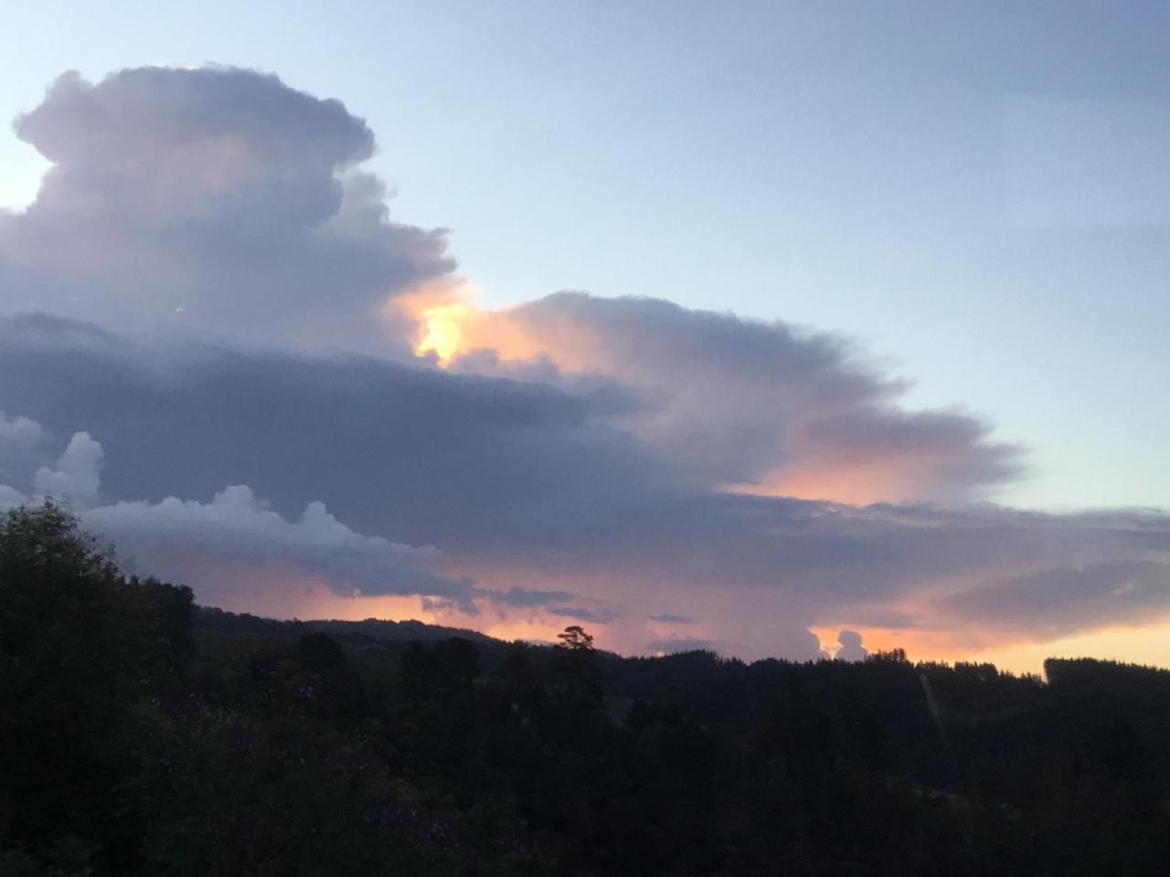 황가마타 Stunning Views Bed, Breakfast & Health Retreat B&B 외부 사진